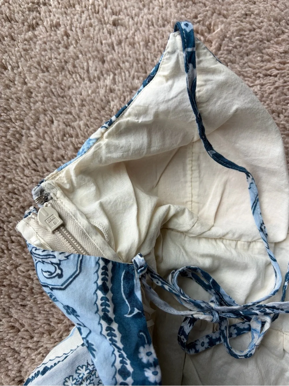 Abercrombie & Fitch Bra-Free Flowy Tie-Back Maxi Dress | Blue Pattern | Medium P
